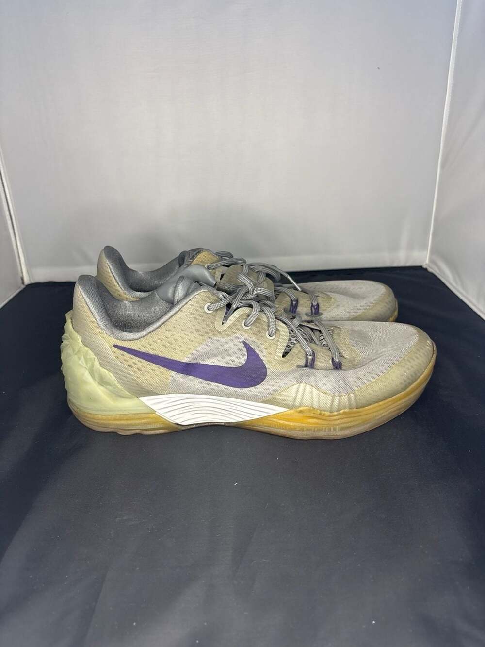 kobe venomenon 5 wolf grey, size 13, good condition,...